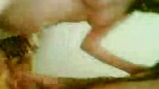 Üzerinde bir erkek olan bir banyo hd mature porno indir var